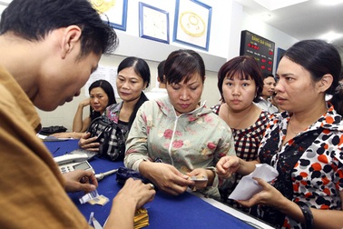 Móc túi người giữ vàng