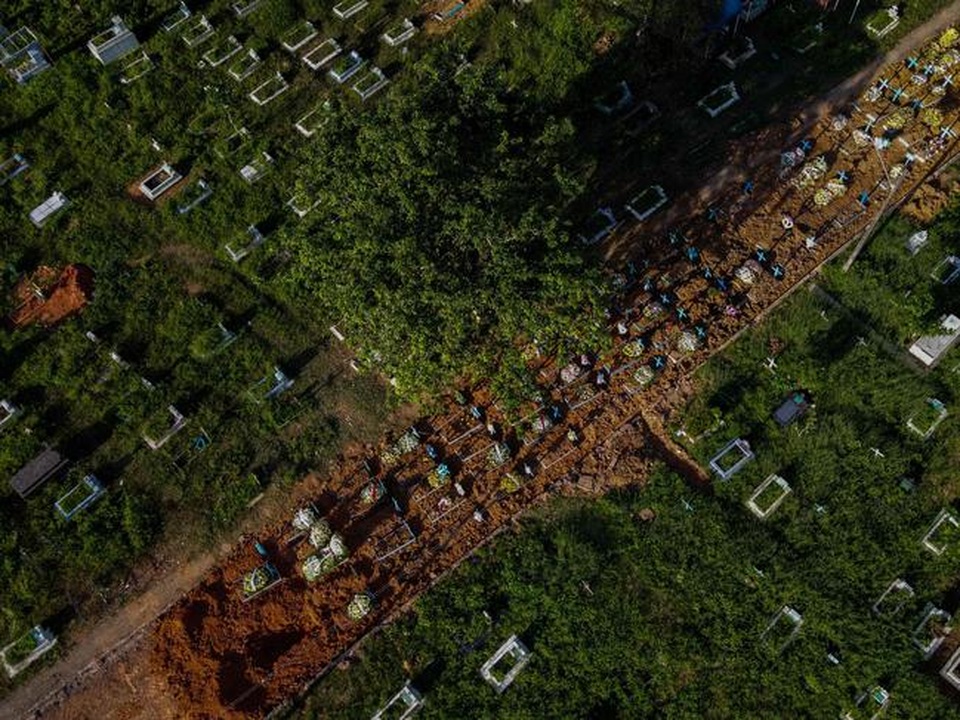 Hết đất an táng, nghĩa trang Brazil đào đường chôn nạn nhân Covid-19 - 1 Hết đất an táng, nghĩa trang Brazil đào đường chôn nạn nhân Covid-19 - 1