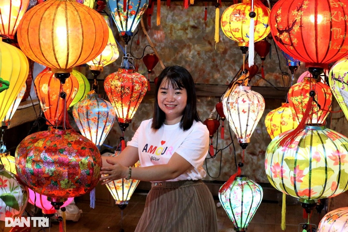 Hội An chấn chỉnh loạn đèn lồng trên sông Hoài - 4 Hội An chấn chỉnh loạn đèn lồng trên sông Hoài - 4