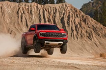 Ford Ranger Raptor thế hệ mới ra mắt, có bản V6 tăng áp kép