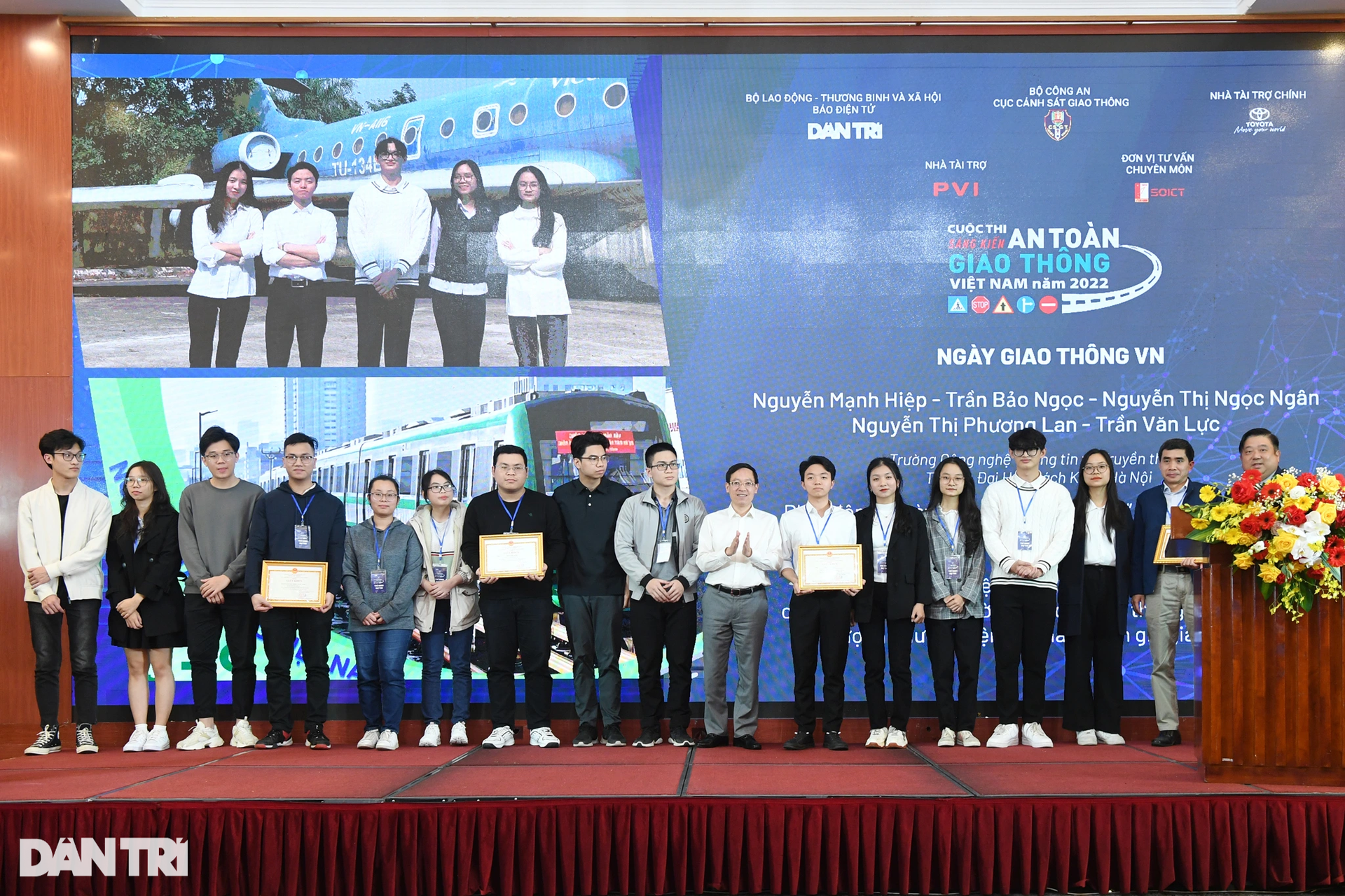 Toàn cảnh Lễ trao giải Cuộc thi Sáng kiến an toàn giao thông Việt Nam 2022 - 13 Toàn cảnh Lễ trao giải Cuộc thi Sáng kiến an toàn giao thông Việt Nam 2022 - 13