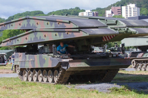 Xe bọc thép đặc biệt sắp tung vào chiến trường Ukraine