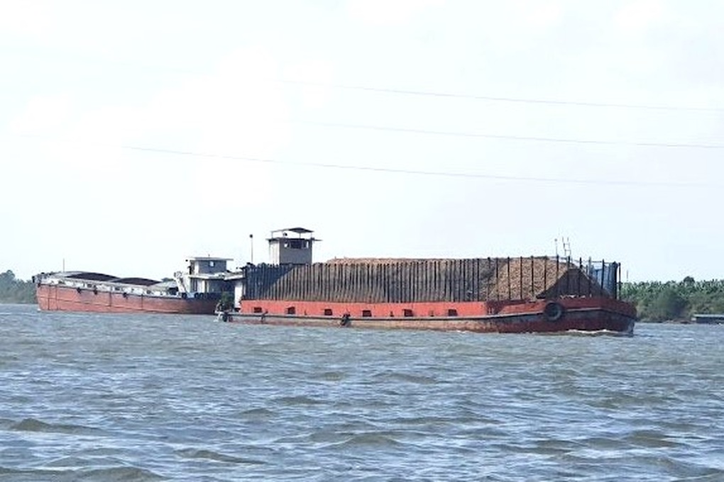 Vợ chồng lập 2 công ty để mua bán hóa đơn, trốn hơn 45 tỷ đồng tiền thuế - 2 Vợ chồng lập 2 công ty để mua bán hóa đơn, trốn hơn 45 tỷ đồng tiền thuế - 2