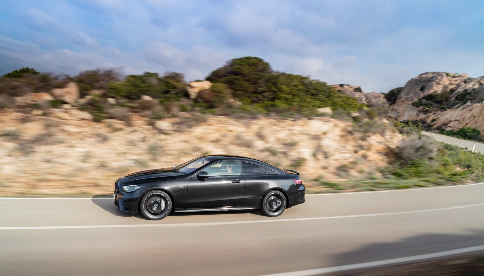 Choáng váng xem bảng giá xe Mercedes E-Class 2021 - 21 Choáng váng xem bảng giá xe Mercedes E-Class 2021 - 21
