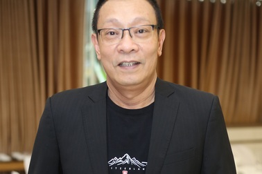 Lại Văn Sâm, Xuân Hinh khổ vì bị người giả mạo facebook để lừa đảo