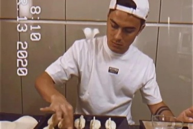 Các ngôi sao bóng đá làm gì giữa đại dịch Covid-19?