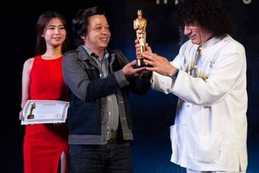 Chuyện bất ngờ về ảo thuật gia nhận bằng Tiến sĩ