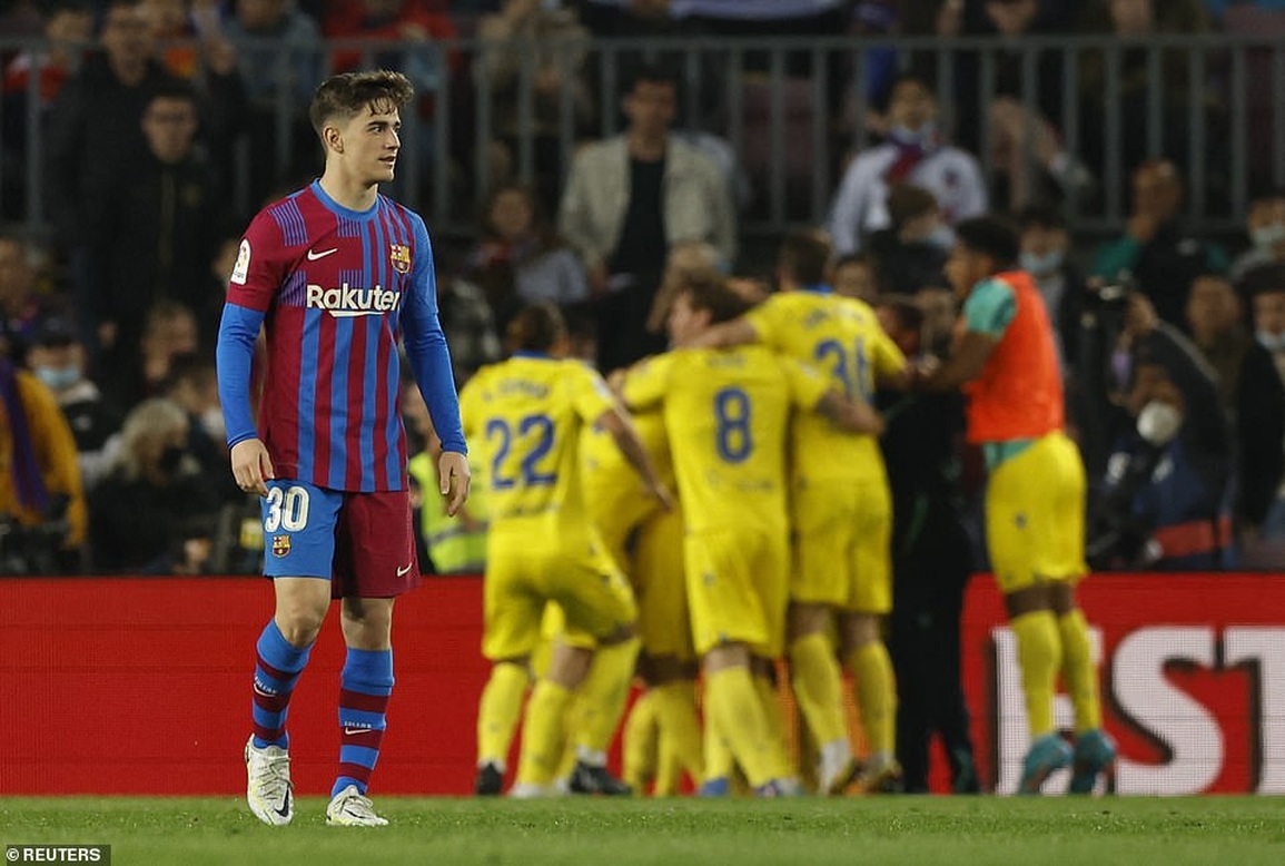 Barcelona thua sốc, Real Madrid có cơ hội vô địch La Liga sớm - 6 Barcelona thua sốc, Real Madrid có cơ hội vô địch La Liga sớm - 6