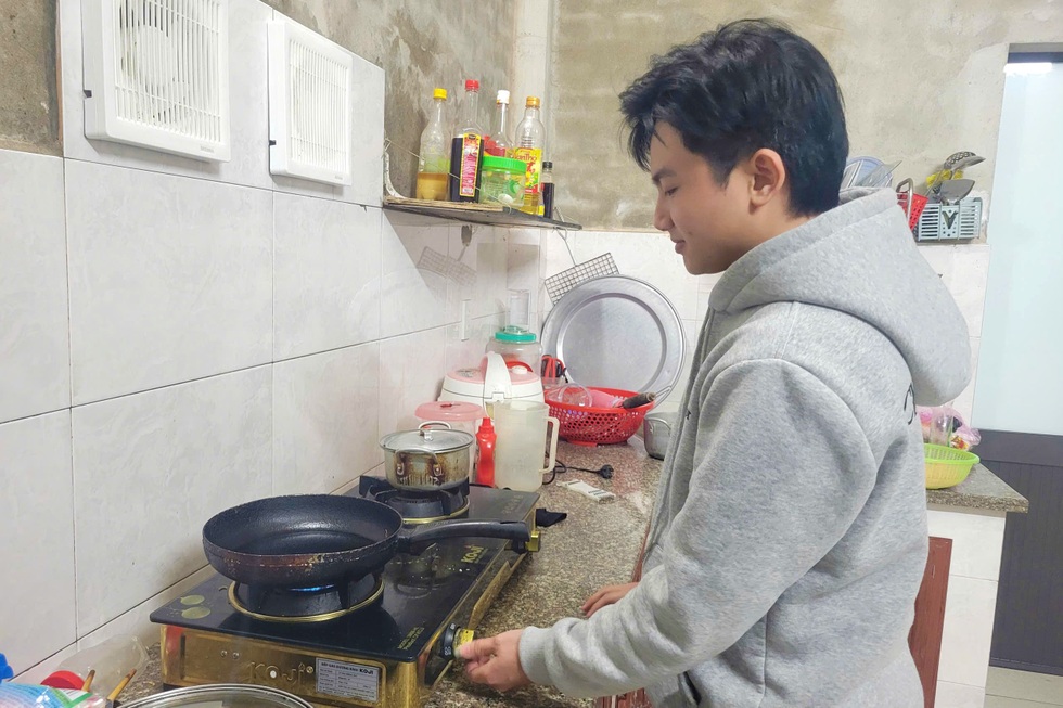 Anh em song sinh tình nguyện lên đường nhập ngũ - 5 Anh em song sinh tình nguyện lên đường nhập ngũ - 5