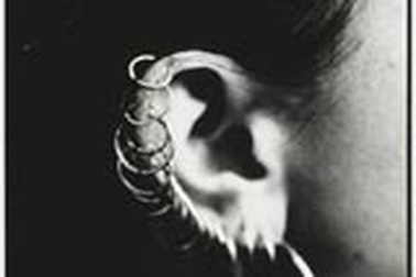 Hiểm họa từ mốt xỏ lỗ