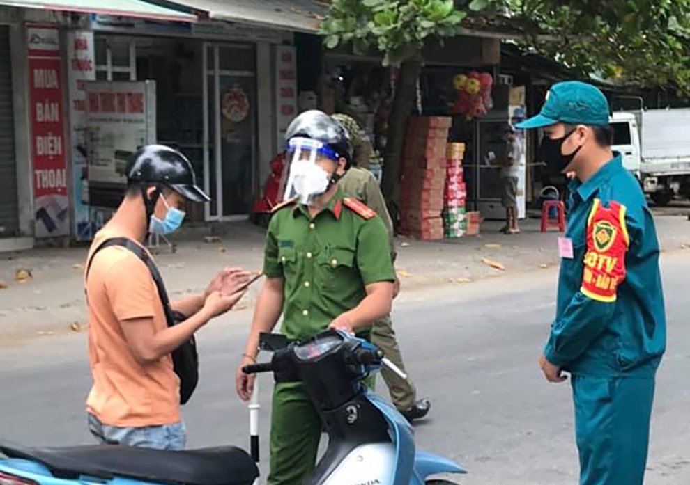 Từ 23/8, nâng một mức giãn cách xã hội tại TP Vinh trong hạn 7 ngày - 2 Từ 23/8, nâng một mức giãn cách xã hội tại TP Vinh trong hạn 7 ngày - 2
