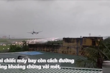 Khoảnh khắc máy bay chao đảo khi tìm cách hạ cánh trong điều kiện gió mạnh