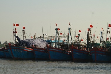 Nghệ An, Thanh Hóa di dời dân trước bão, phòng chống dịch tại nơi sơ tán