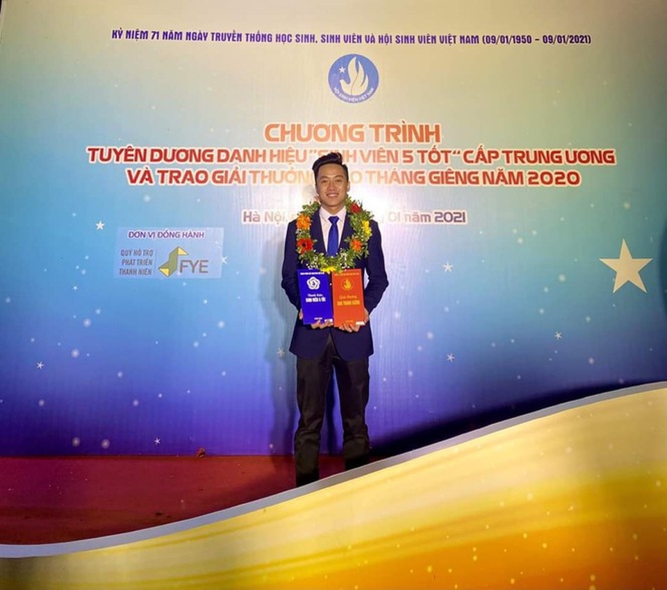 Nam thần Chủ tịch Hội sinh viên với cú đúp giải thưởng danh giá - 6 Nam thần Chủ tịch Hội sinh viên với cú đúp giải thưởng danh giá - 6