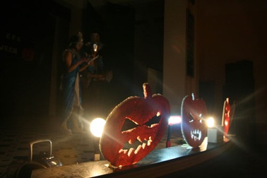 Một Halloween “náo nhiệt” và... “ghê sợ”