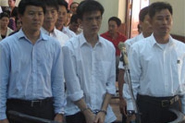 Các luật sư “chỉ trích” liên đoàn bóng đá Việt Nam