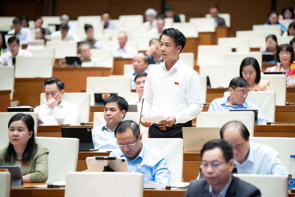 ĐBQH: Cần thu phí rác theo lượng xả thải, không thu đồng đều - 2