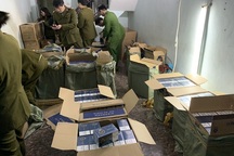 Hà Nội: "Đột kích" ngôi nhà thuê, thu giữ cả kho thuốc lá lậu