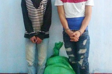 Tóm gọi 2 cẩu tặc đang giao hàng tại quán thịt chó