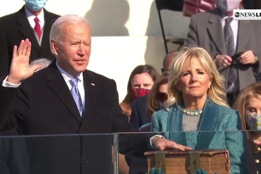 Ông Joe Biden tuyên thệ nhậm chức tổng thống