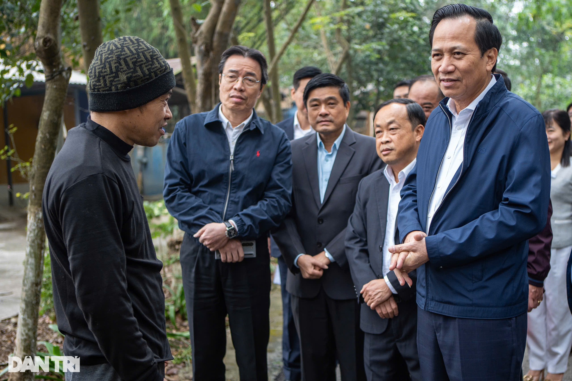 Đến với trẻ khuyết tật bằng tấm lòng người cha, người mẹ mới... trụ được - 1