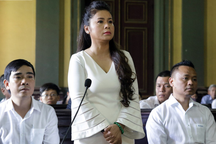 Những "giành giật" trong vụ ly hôn của vợ chồng Trung Nguyên