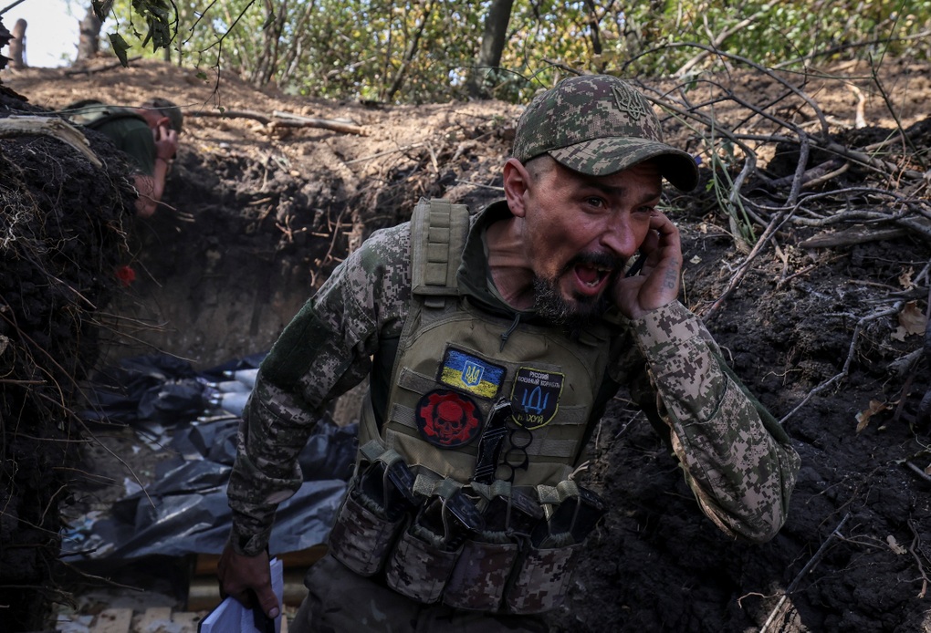 Pháo đài Donbass trên bờ vực sụp đổ, quân Ukraine ngàn cân treo sợi tóc - 1