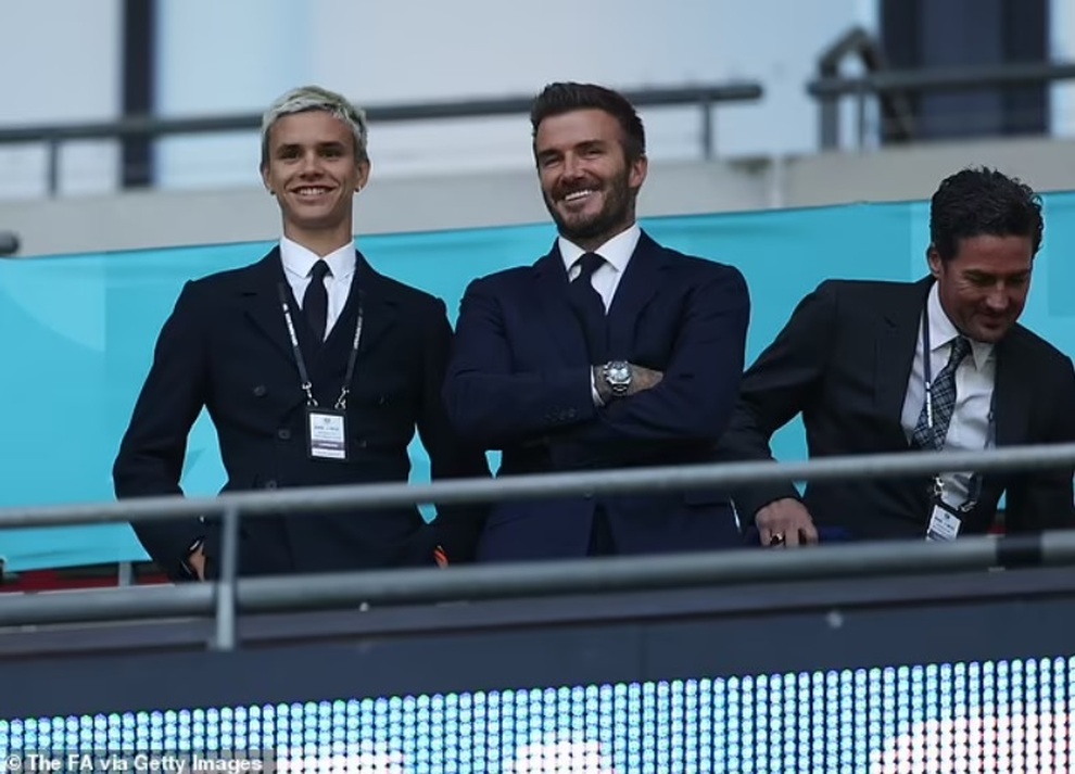 Hình ảnh bảnh bao của cha con David Beckham khi đi xem bóng đá - 3 Hình ảnh bảnh bao của cha con David Beckham khi đi xem bóng đá - 3