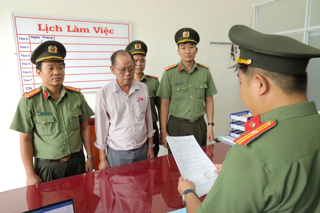 Bắt chủ công ty chứa 18 lao động Bangladesh cư trú trái phép ở Tây Ninh - 1