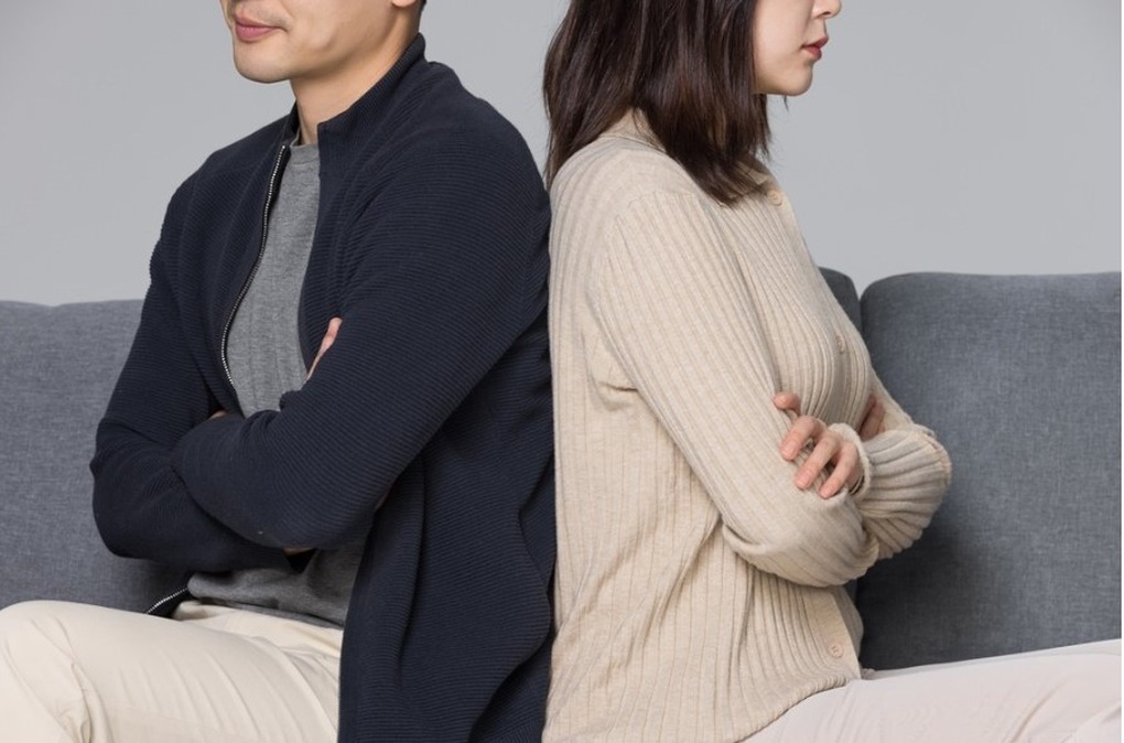 Lén xem lịch sử mua sắm của bạn trai, tôi quyết định hủy hôn ngay lập tức - 1 Lén xem lịch sử mua sắm của bạn trai, tôi quyết định hủy hôn ngay lập tức - 1