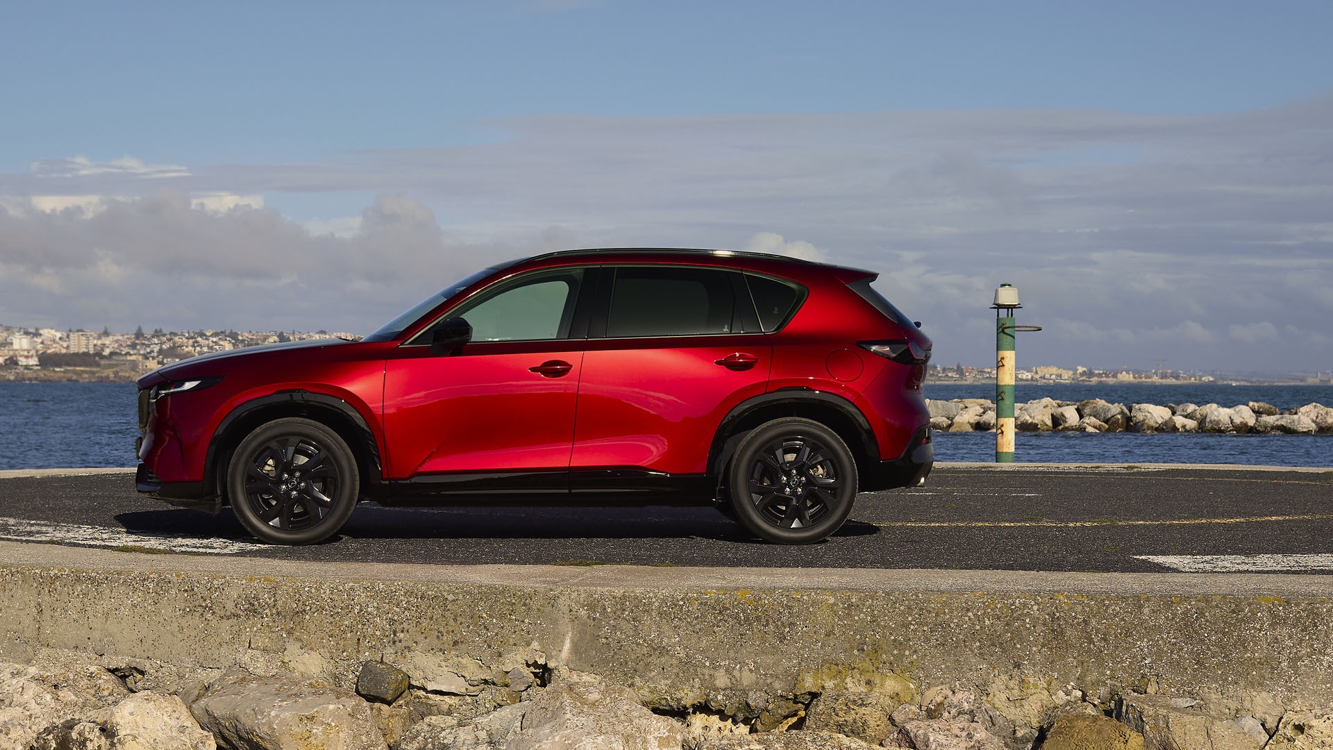 Mazda CX-5 thế hệ mới chính thức ra mắt: To lớn hơn, thêm bản hybrid - 2 Mazda CX-5 thế hệ mới chính thức ra mắt: To lớn hơn, thêm bản hybrid - 2