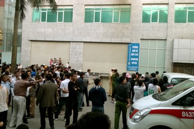 Hà Nội: Rơi từ chung cư cao tầng, một học sinh tử vong