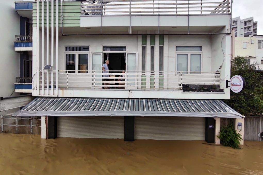 Dự báo 32 phường xã ở Khánh Hòa sẽ ngập đêm nay, có nơi sâu trên 3,5m - 1