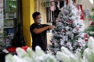 Thị trường trang trí Noel "buồn" lây vì khách sạn, resort… chưa trở lại
