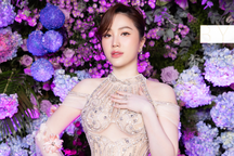 Bảo Thy gợi cảm với đầm xuyên thấu, trải lòng khi trở lại âm nhạc sau 4 năm