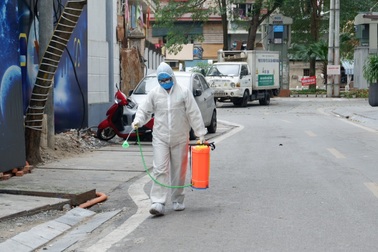 Quy trình thu gom, xử lý rác đặc biệt tại khu cách ly Trúc Bạch