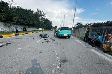 Khởi tố tài xế taxi đi ngược chiều, tông tử vong người lái xe máy