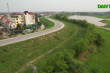 Giao thông trên đường đê uốn lượn