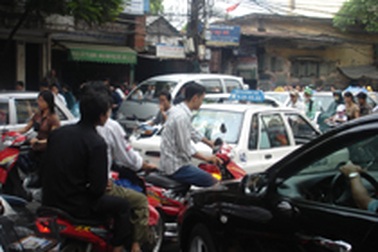Sẽ triển khai đồng loạt 8 giải pháp chống ùn tắc giao thông 