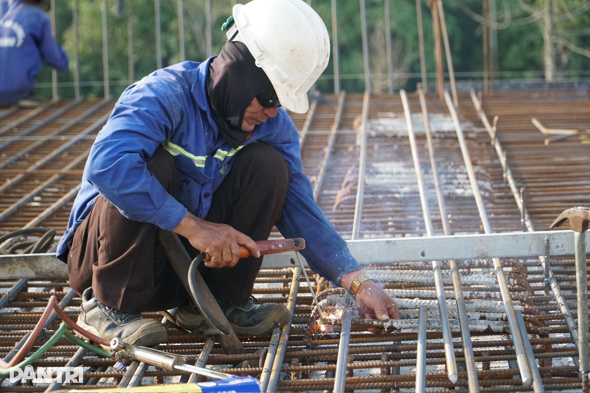 Cầu vượt sông Sài Gòn thuộc Vành đai 3 TPHCM tăng tốc về đích - 8 Cầu vượt sông Sài Gòn thuộc Vành đai 3 TPHCM tăng tốc về đích - 8
