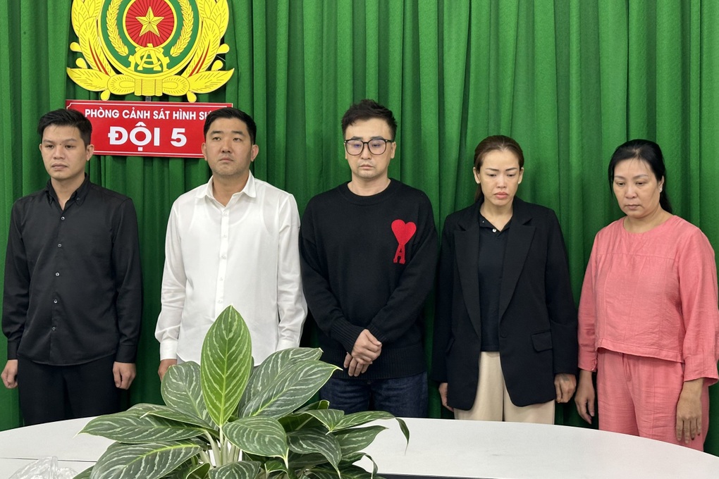 Nhà hàng có 180 tiếp viên nữ, chỉ phục vụ bán dâm cho khách nước ngoài - 1 Nhà hàng có 180 tiếp viên nữ, chỉ phục vụ bán dâm cho khách nước ngoài - 1