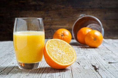 Nước cam: Đông lạnh tốt hơn tươi?