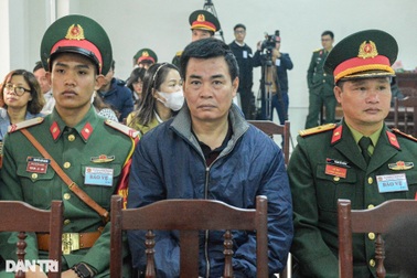 Nhận "lại quả" hơn 3 tỷ từ Việt Á, cựu đại tá nộp thừa do... đếm nhầm