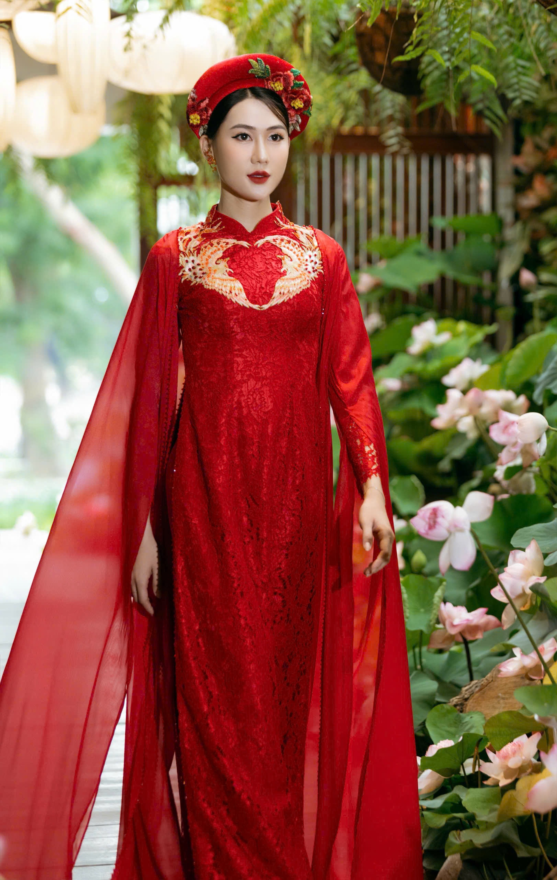 Á hậu Hương Ly duyên dáng trình diễn áo dài của NTK Cao Minh Tiến - 9 Á hậu Hương Ly duyên dáng trình diễn áo dài của NTK Cao Minh Tiến - 9