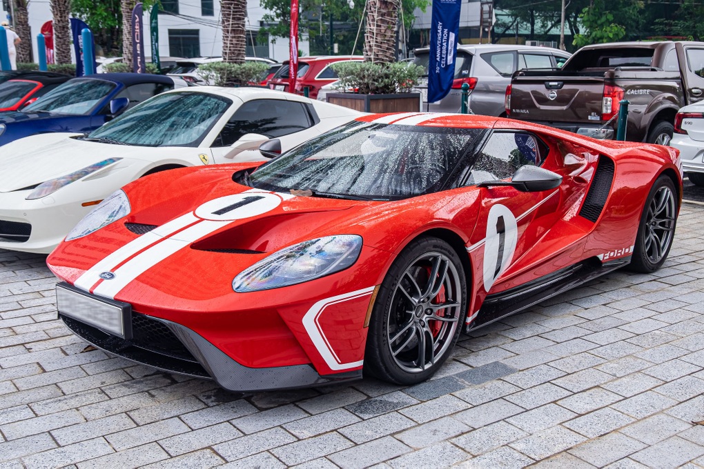 Lộ diện Ford GT thứ 3 về Việt Nam, khác màu xe của ông Đặng Lê Nguyên Vũ - 2 Lộ diện Ford GT thứ 3 về Việt Nam, khác màu xe của ông Đặng Lê Nguyên Vũ - 2