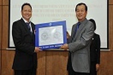 Cổ phiếu công ty thép xây dựng lớn nhất Việt Nam chính thức lên sàn chứng khoán