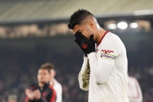 Thi đấu như gã hề, Casemiro bị yêu cầu rời Man Utd