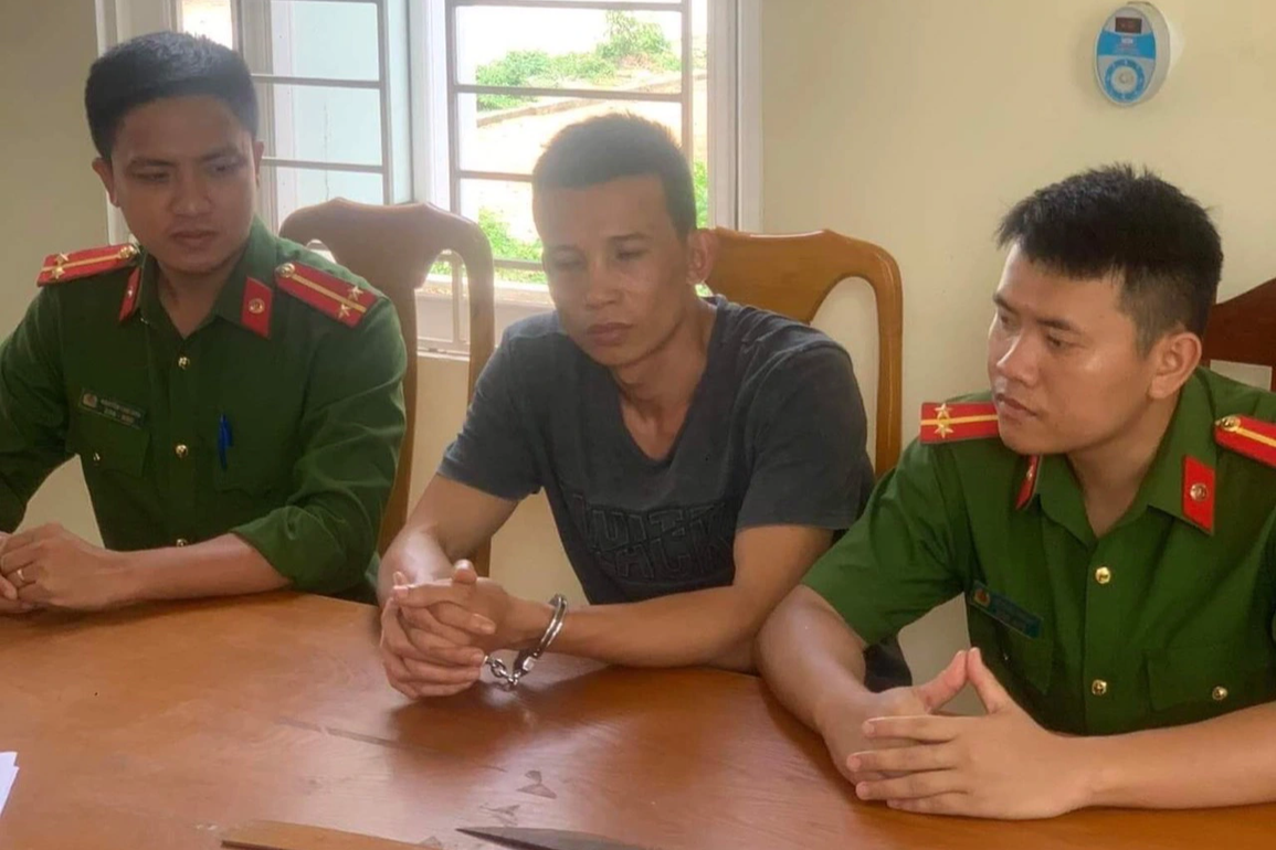 Bắt giữ vụ vận chuyển, tàng trữ lượng lớn ma túy cùng nhiều súng đạn - 2 Bắt giữ vụ vận chuyển, tàng trữ lượng lớn ma túy cùng nhiều súng đạn - 2