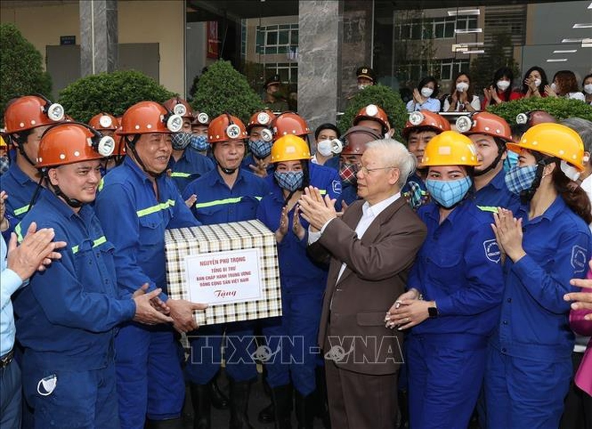 Tổng Bí thư: Quảng Ninh là cực tăng trưởng ở khu vực phía Bắc - 2 Tổng Bí thư: Quảng Ninh là cực tăng trưởng ở khu vực phía Bắc - 2