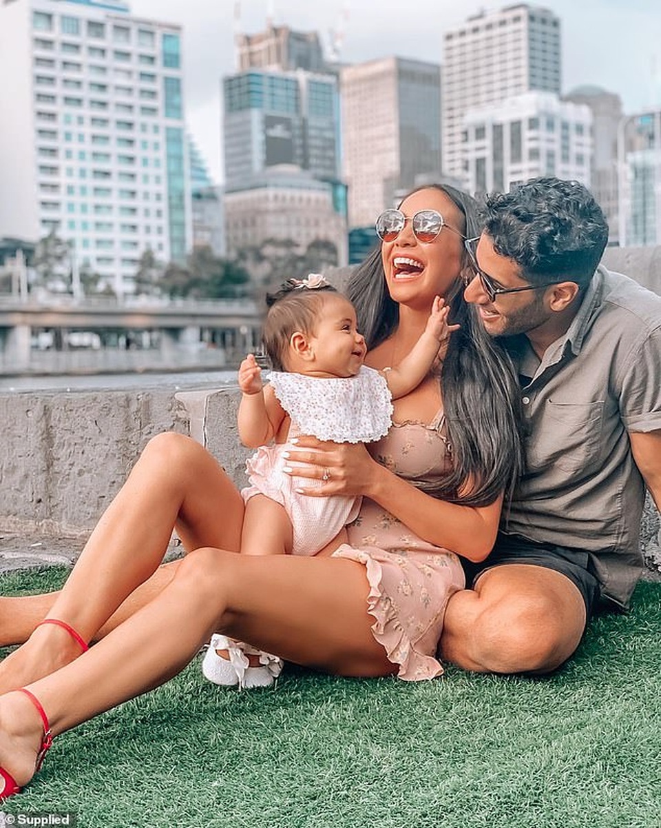 Nữ nghệ sĩ vĩ cầm nóng bỏng... đốt cháy sân khấu mỗi lần biểu diễn - 7